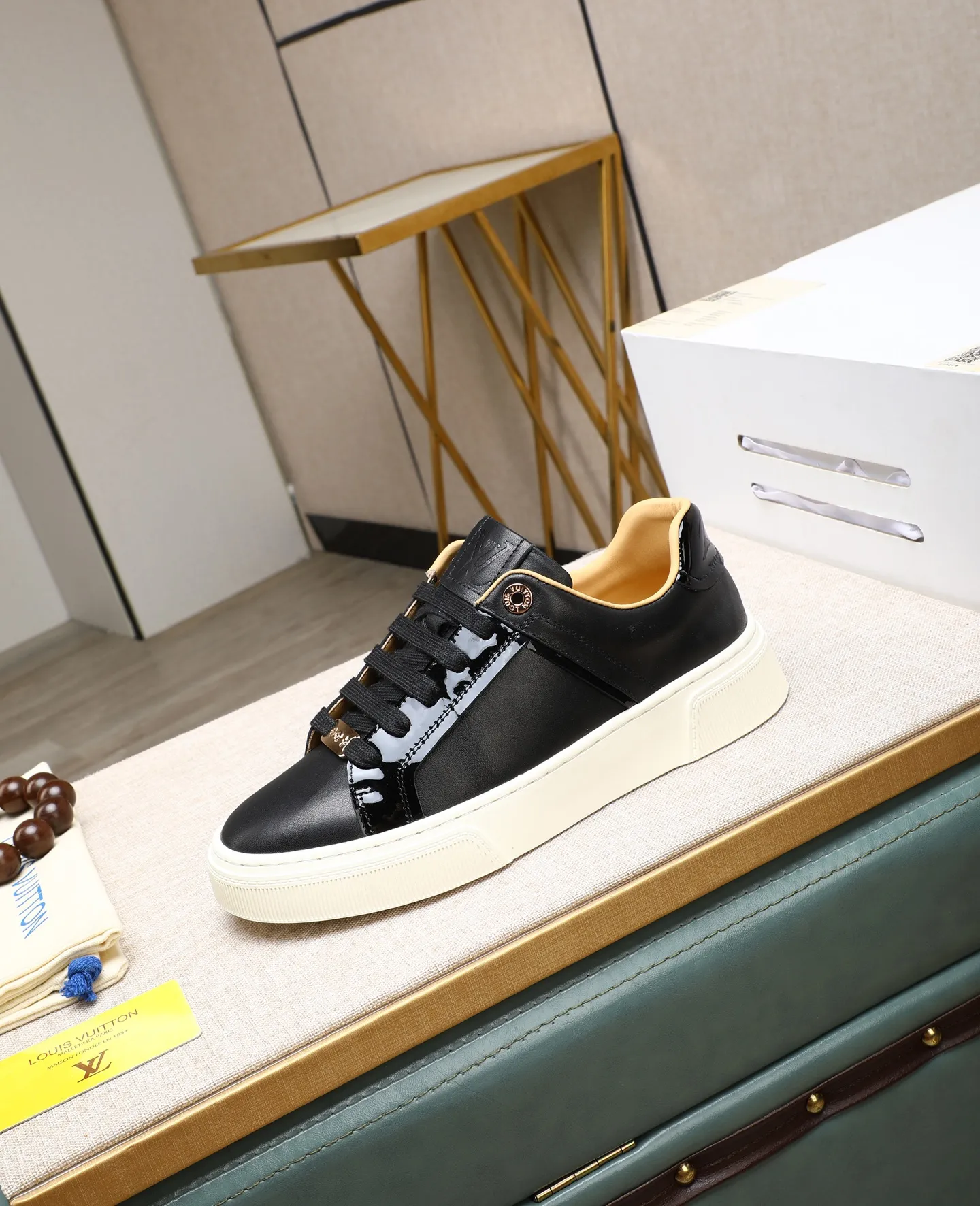 Men's shoes 💰460 [LV～] Men's casual shoes 2025z cabinet sales simultaneously 🔶Size: 38-44 #️⃣ 🔷3 colors🔜The upper is made of multi-material splicing➕cow leather lining, comfortable and breathable, sole: original comfortable and wear-resistant outsole, ⚠️real thing📱photographed🎬real thing is better📢📢📢